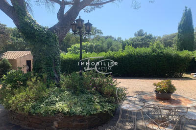 Maison - 269 m² - 12 pièces