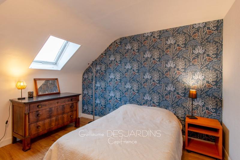 Maison - 240 m² - 8 pièces