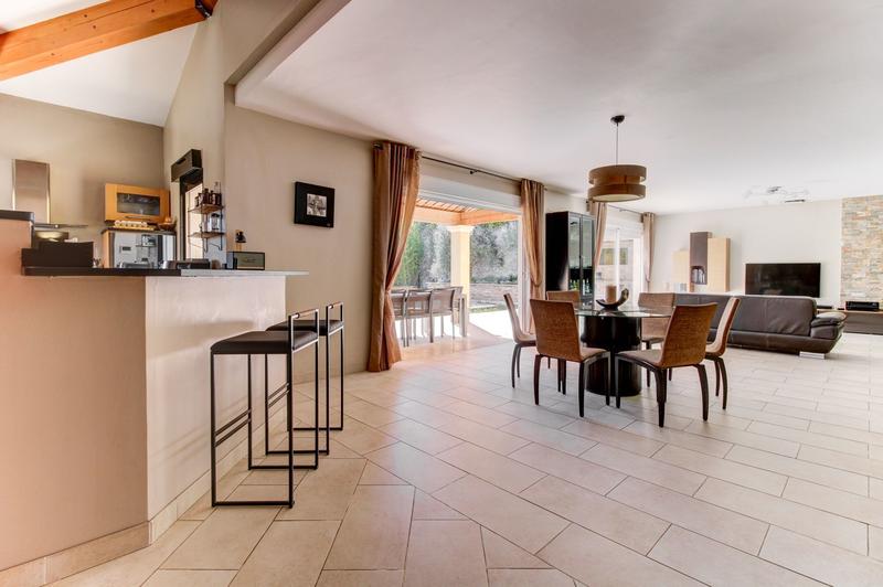 Maison - 175 m² - 6 pièces