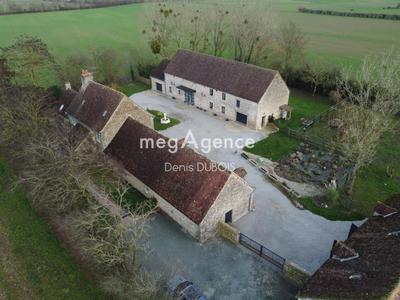 Maison - 360 m² - 10 pièces