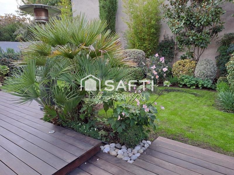 Maison - 207 m² - 7 pièces