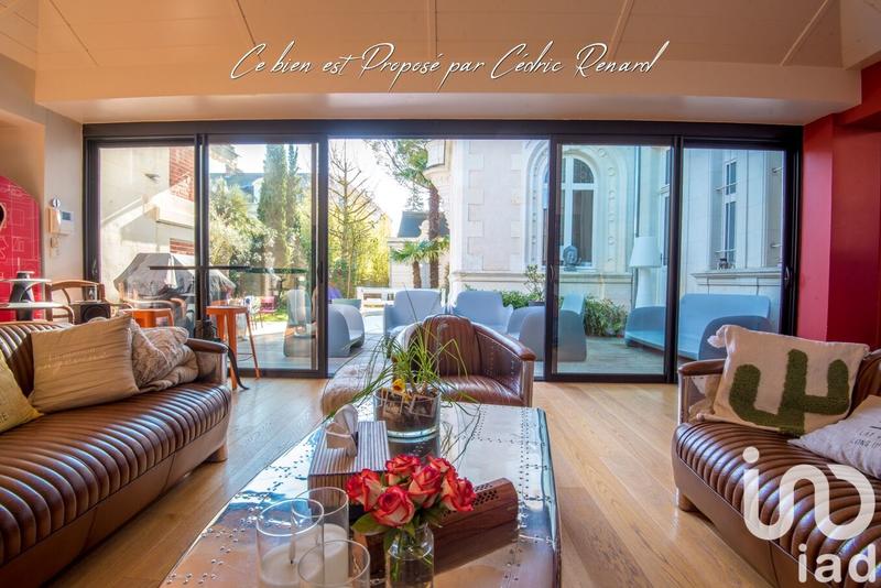 Maison - 225 m² - 10 pièces