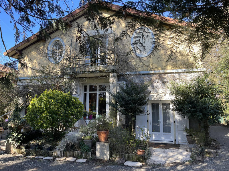Maison - 198 m² - 9 pièces