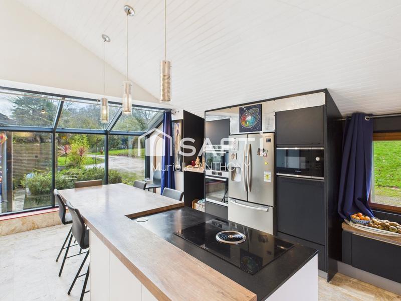 Propriété - 268 m² - 7 pièces