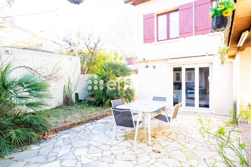 Maison - 205 m² - 7 pièces