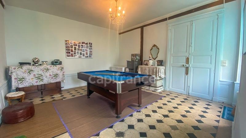 Propriété - 600 m² - 23 pièces