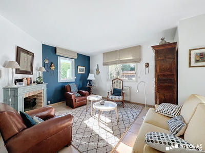 Maison - 228 m² - 8 pièces