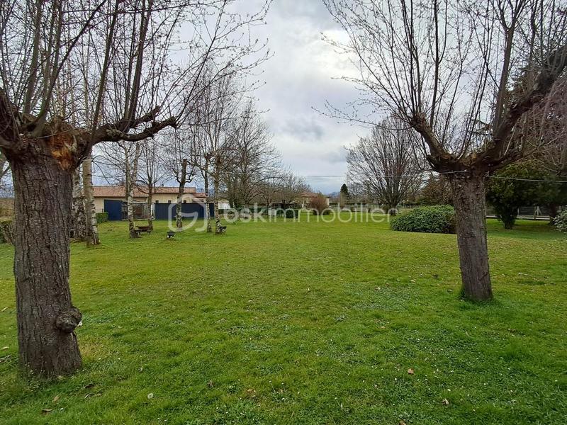 Maison traditionnelle - 168 m² - 4 pièces