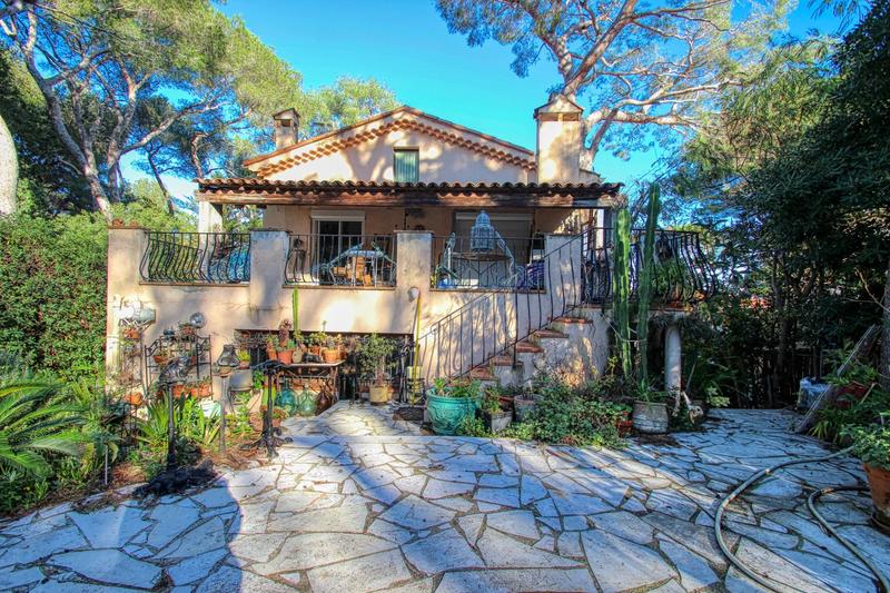 Villa - 250 m² - 7 pièces