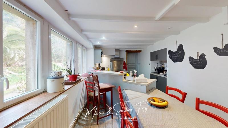 Maison de maîtres - 300 m² - 11 pièces