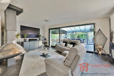 Maison - 212 m² - 8 pièces