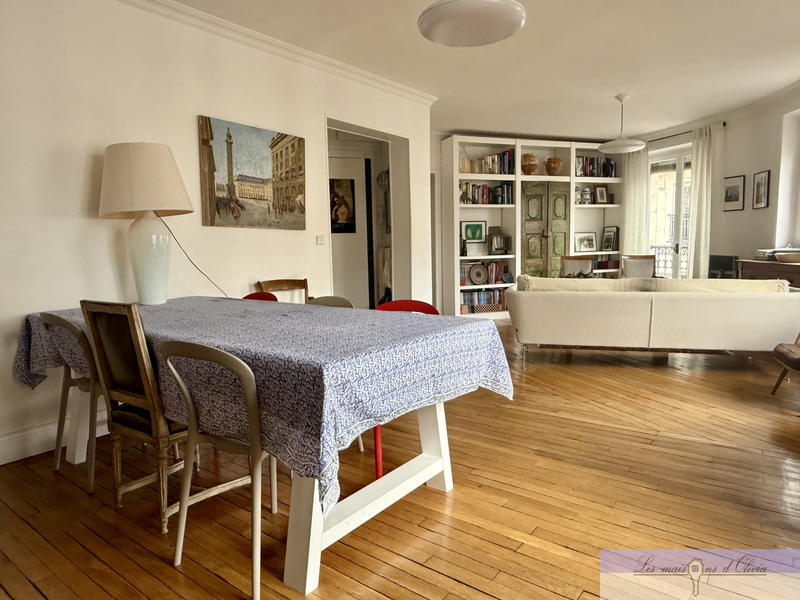 Appartement - 120 m² - 6 pièces