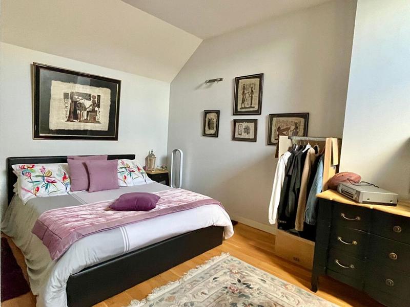 Maison - 260 m² - 8 pièces