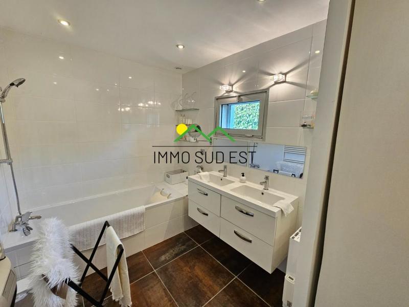 Maison - 160 m² - 7 pièces