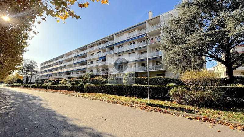 Appartement - 98 m² - 4 pièces