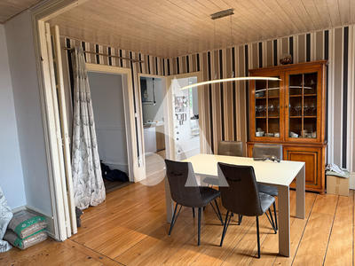 Maison - 240 m² - 10 pièces