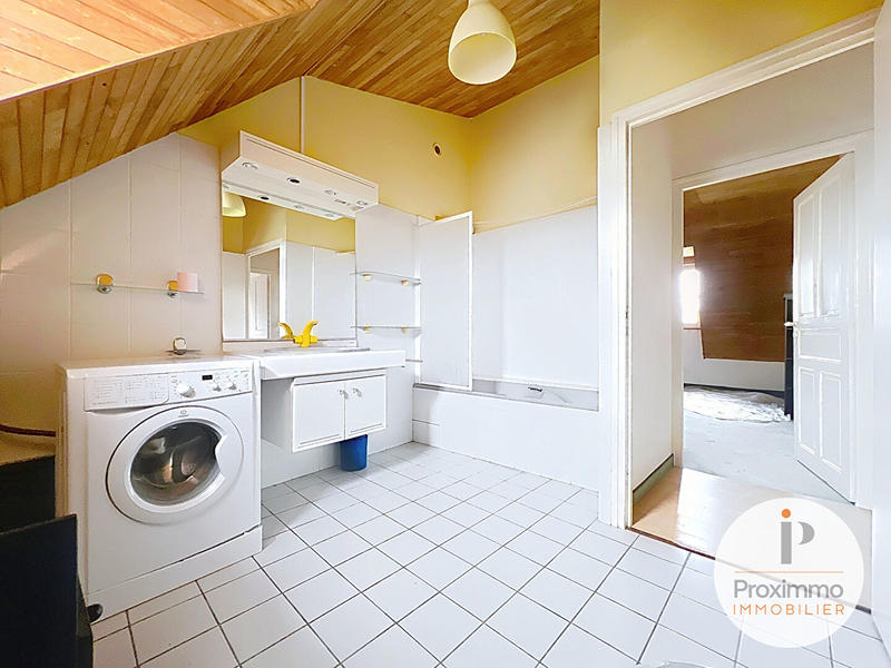 Maison - 231 m² - 7 pièces