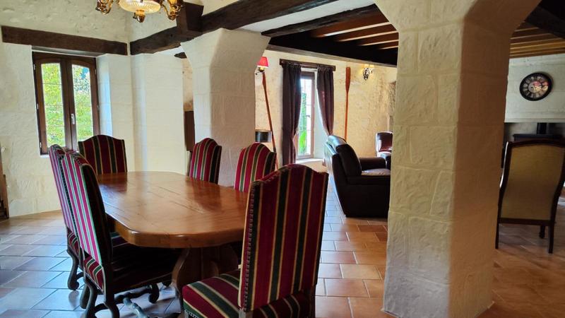 Maison - 363 m² - 10 pièces