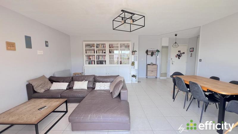 Appartement - 90 m² - 4 pièces