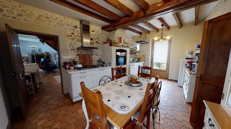 Maison - 205 m² - 7 pièces