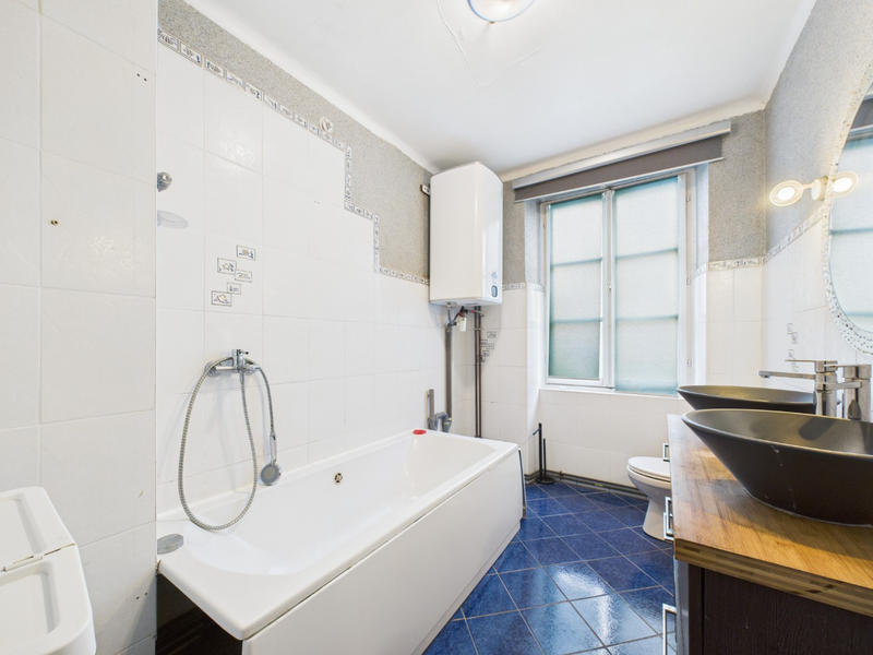 Maison - 190 m² - 5 pièces