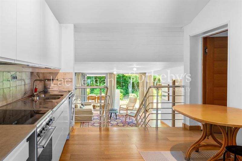 Maison - 238 m² - 8 pièces