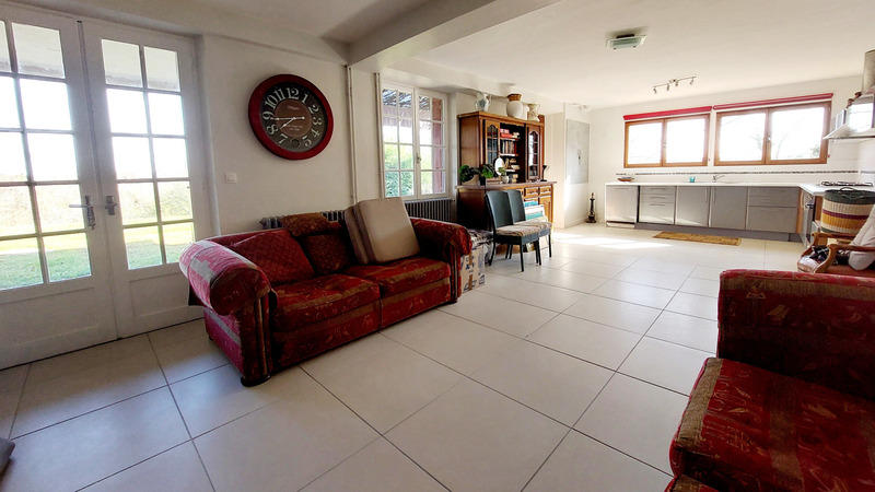 Maison - 244 m² - 8 pièces