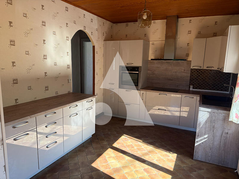 Maison - 102 m² - 6 pièces