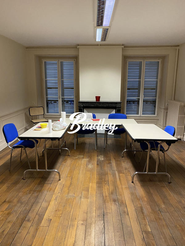 Bureau - 350 m² - 1 pièce