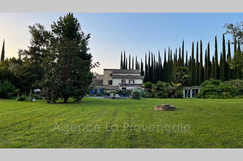 Demeure - 620 m² - 13 pièces