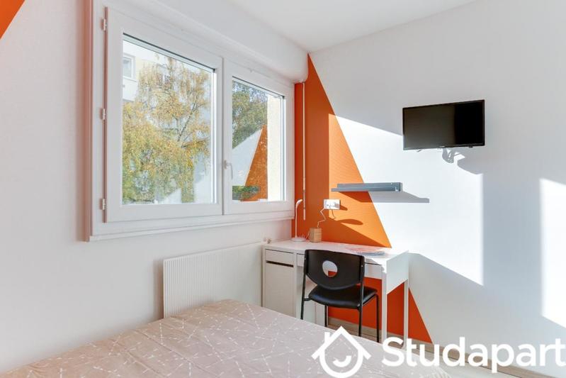 Chambre - 11 m² - 1 pièce