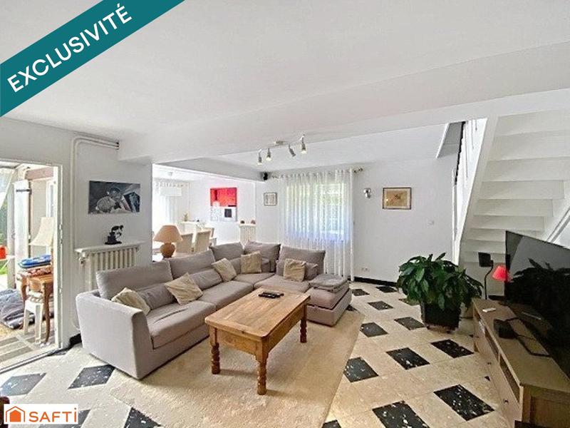 Maison - 275 m² - 8 pièces