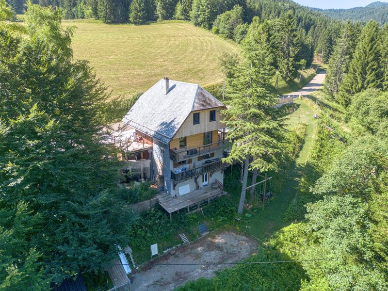 Maison - 166 m² - 8 pièces