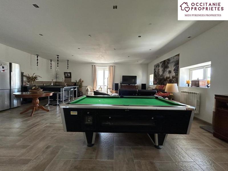 Demeure - 224 m² - 7 pièces