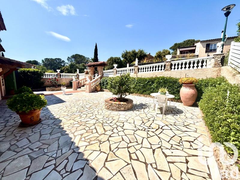 Maison - 203 m² - 8 pièces