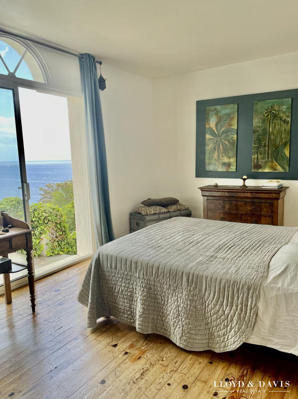 Maison - 228 m² - 5 pièces