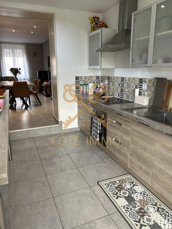 Maison - 100 m² - 5 pièces