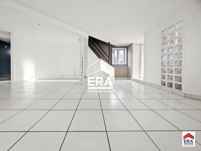 Maison - 95 m² - 4 pièces