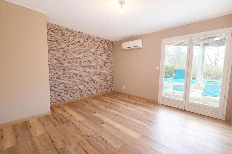 Maison - 210 m² - 7 pièces