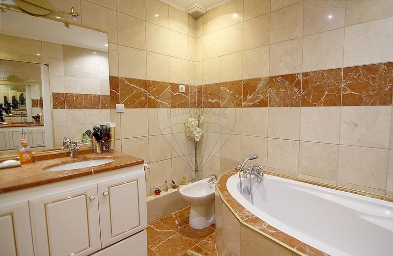 Maison - 135 m² - 10 pièces