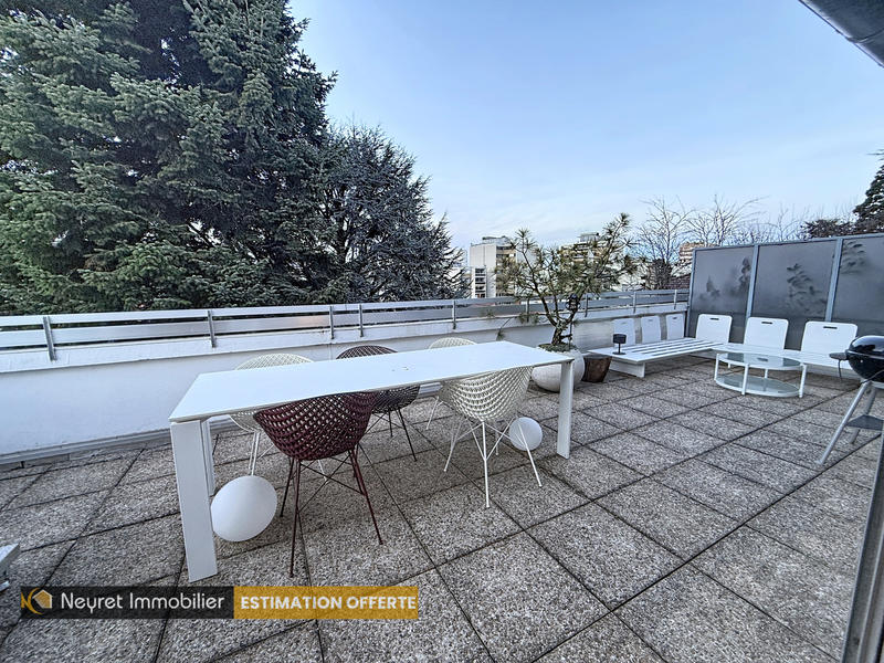 Appartement - 85 m² - 4 pièces