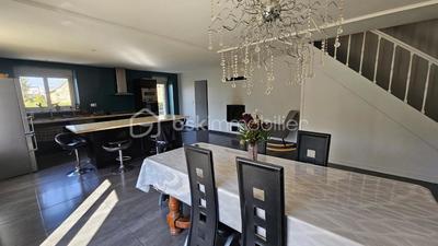 Demeure - 200 m² - 7 pièces