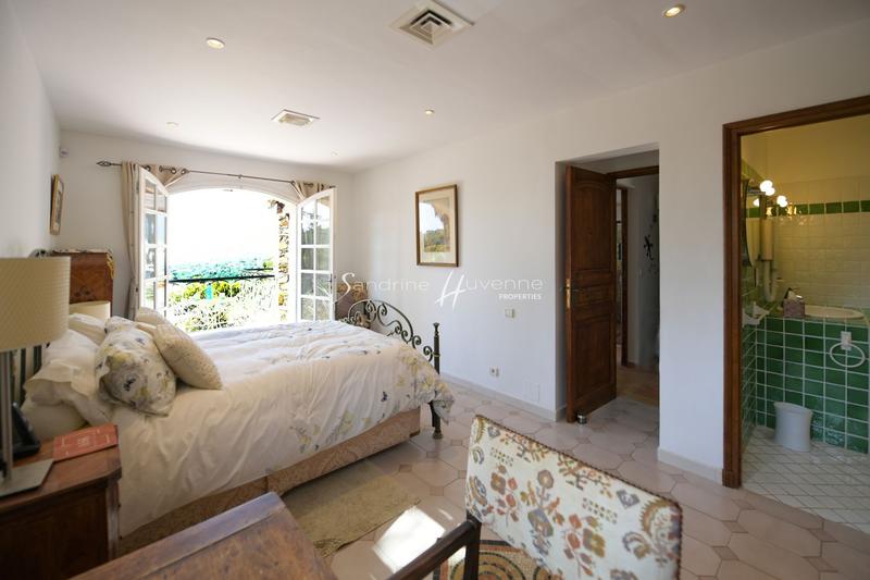 Villa - 180 m² - 7 pièces