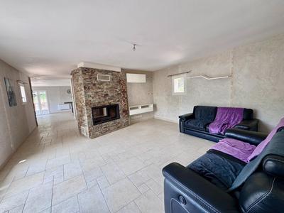 Maison - 223 m² - 6 pièces