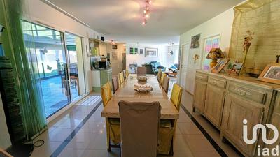 Maison - 250 m² - 8 pièces