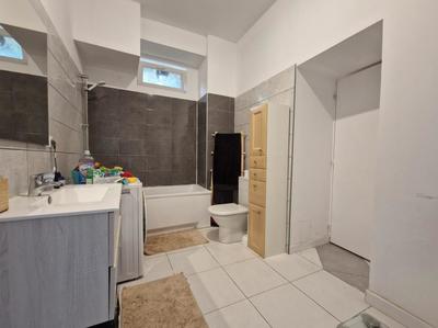 Appartement ancien - 64 m² - 3 pièces