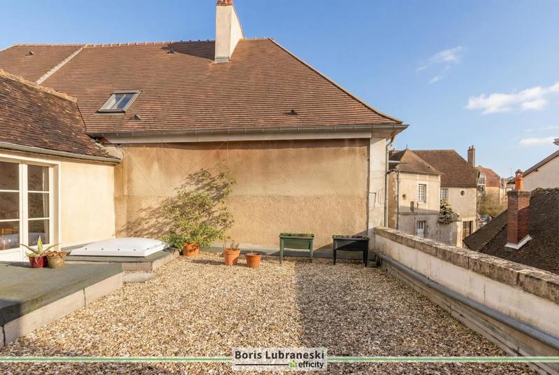 Maison - 306 m² - 12 pièces