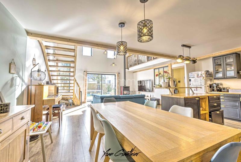 Maison - 181 m² - 8 pièces