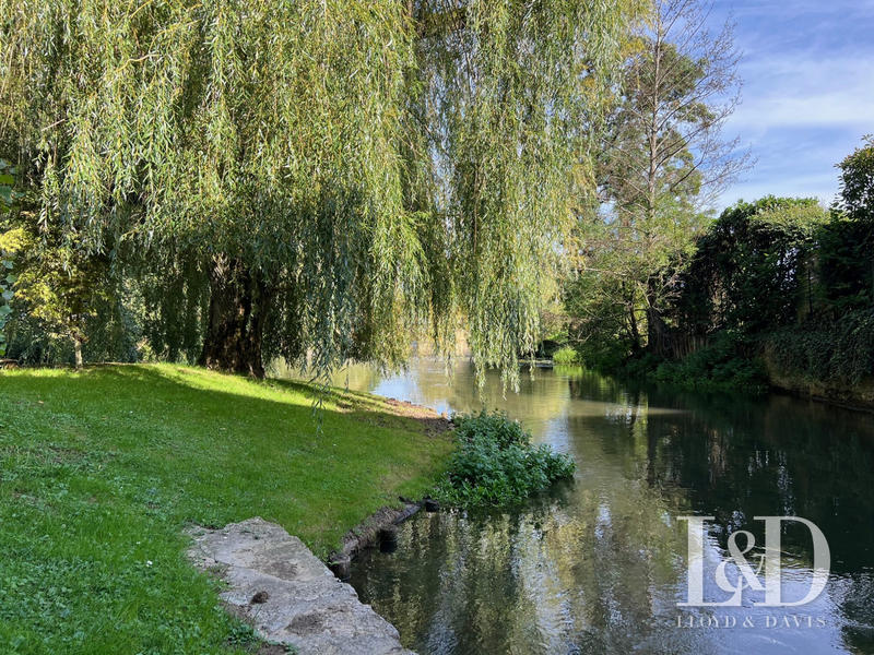 Maison - 411 m² - 11 pièces