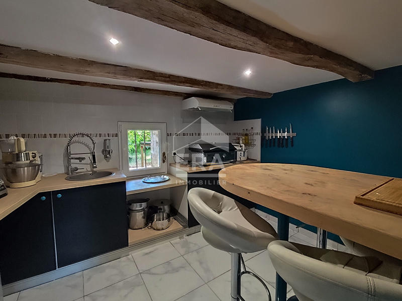 Maison - 221 m² - 8 pièces